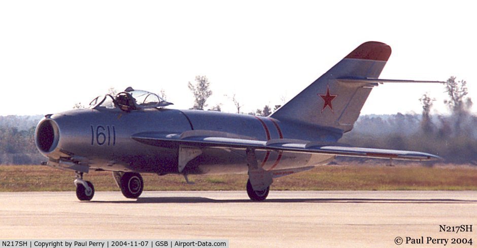N217SH, 1959 PZL-Mielec Lim-5 (MiG-17F) C/N 1C1611, A pristine MiG, prowling for a parking spot
