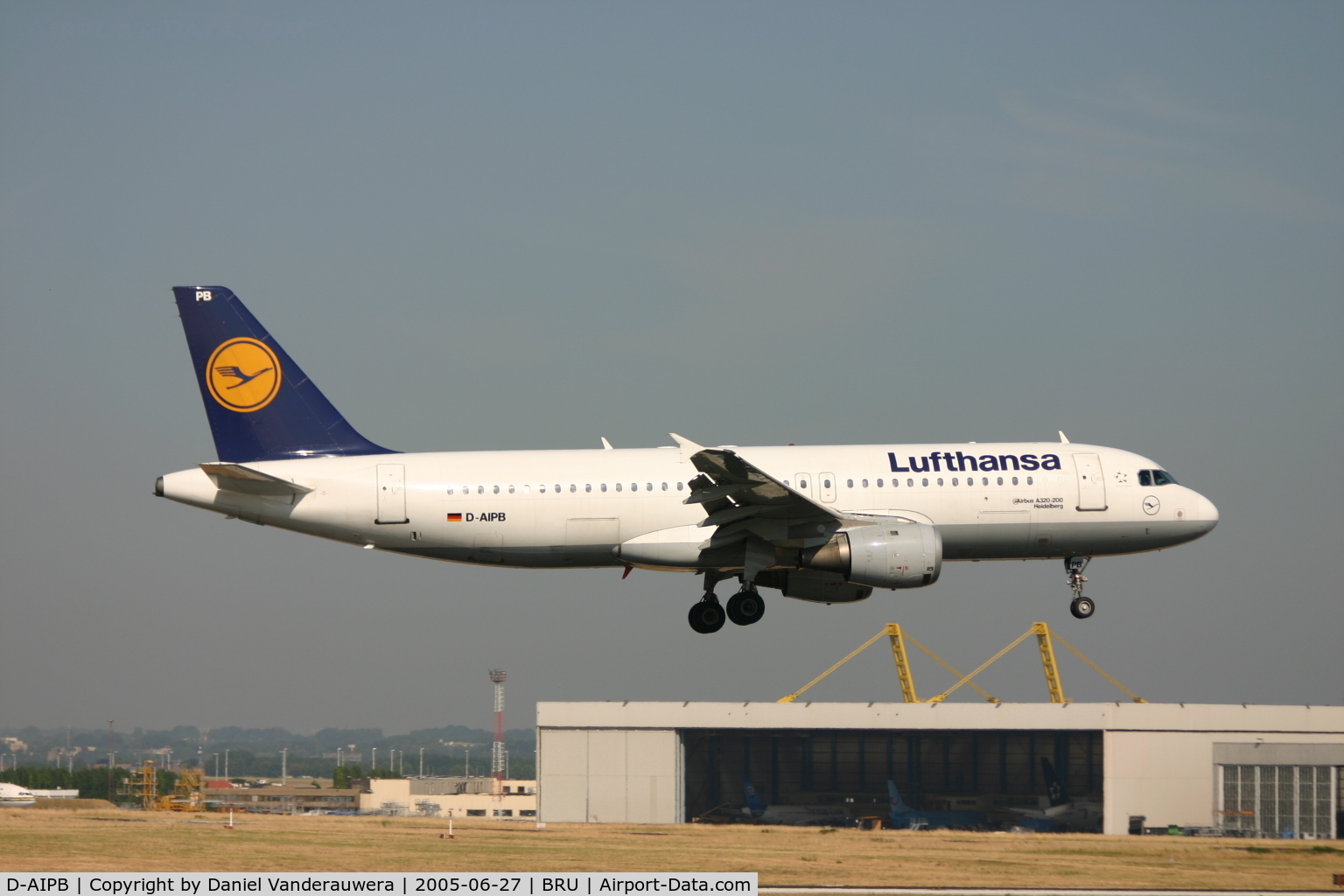 D-AIPB, 1989 Airbus A320-211 C/N 0070, landing of 