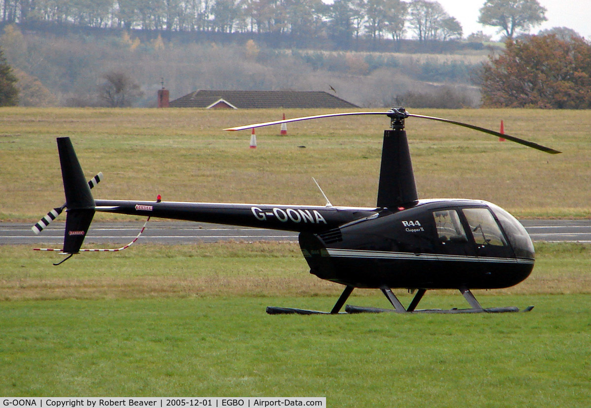 G-OONA, 2005 Robinson R44 Clipper II C/N 10907, Robinson R-44 Clipper II (Halfpenny Green)