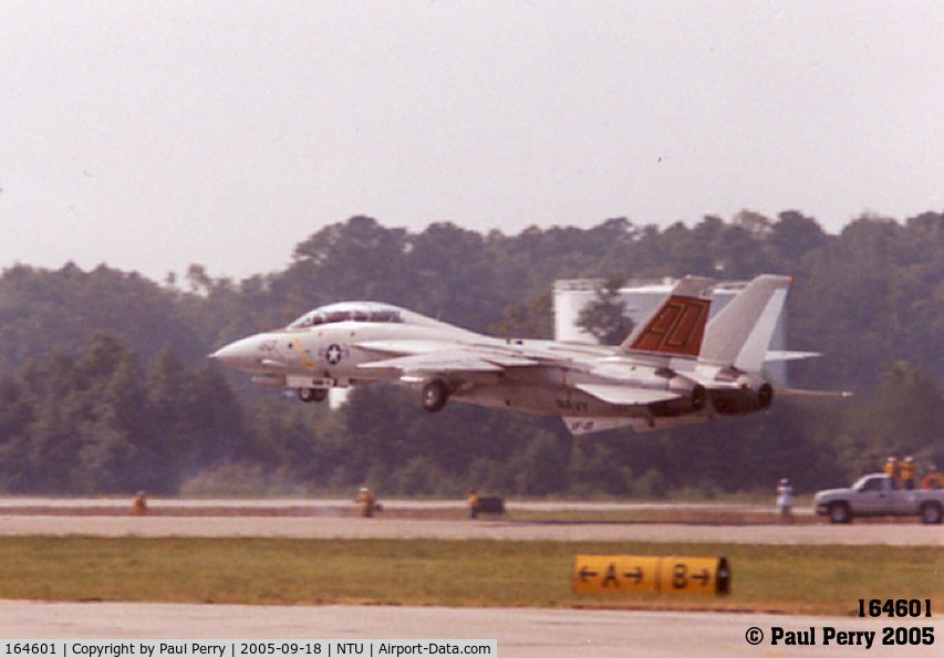 164601, Grumman F-14D Tomcat C/N 629, Getting airborne for the LAST Tomcat demo