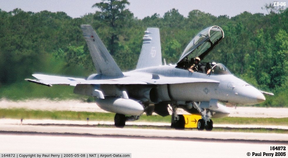 164872, McDonnell Douglas F/A-18D Hornet C/N 1204, Getting some fresh air after the MAGTF demo