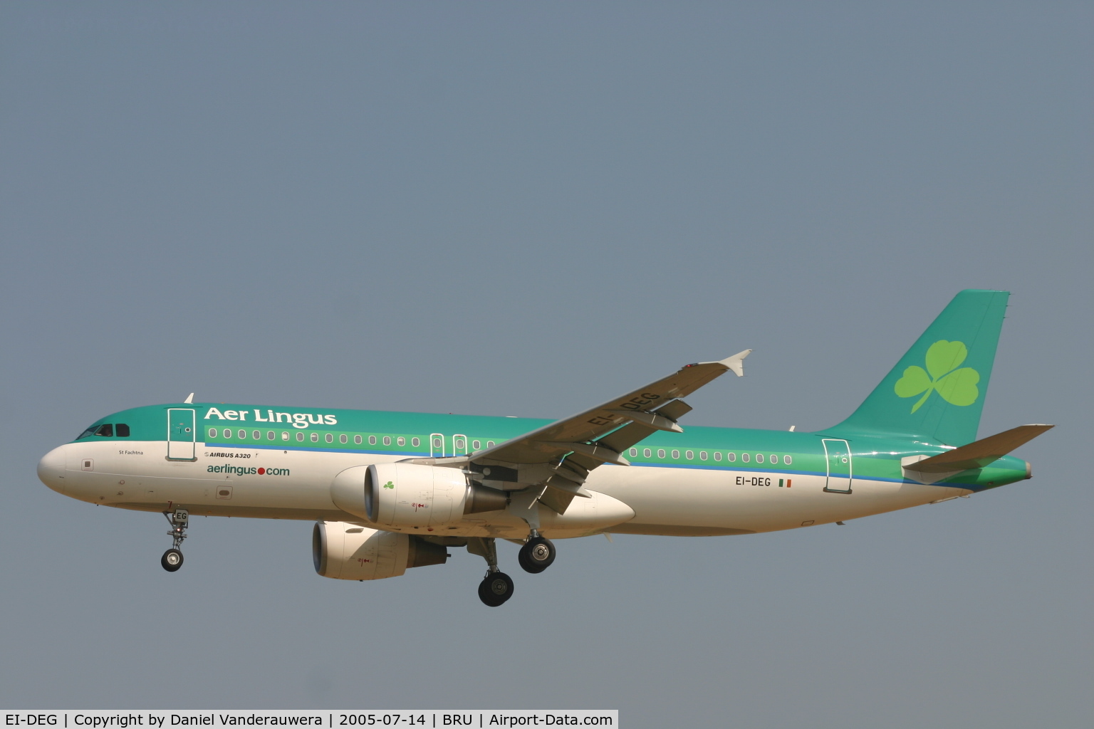 EI-DEG, 2004 Airbus A320-214 C/N 2272, short to land on rnw 25L