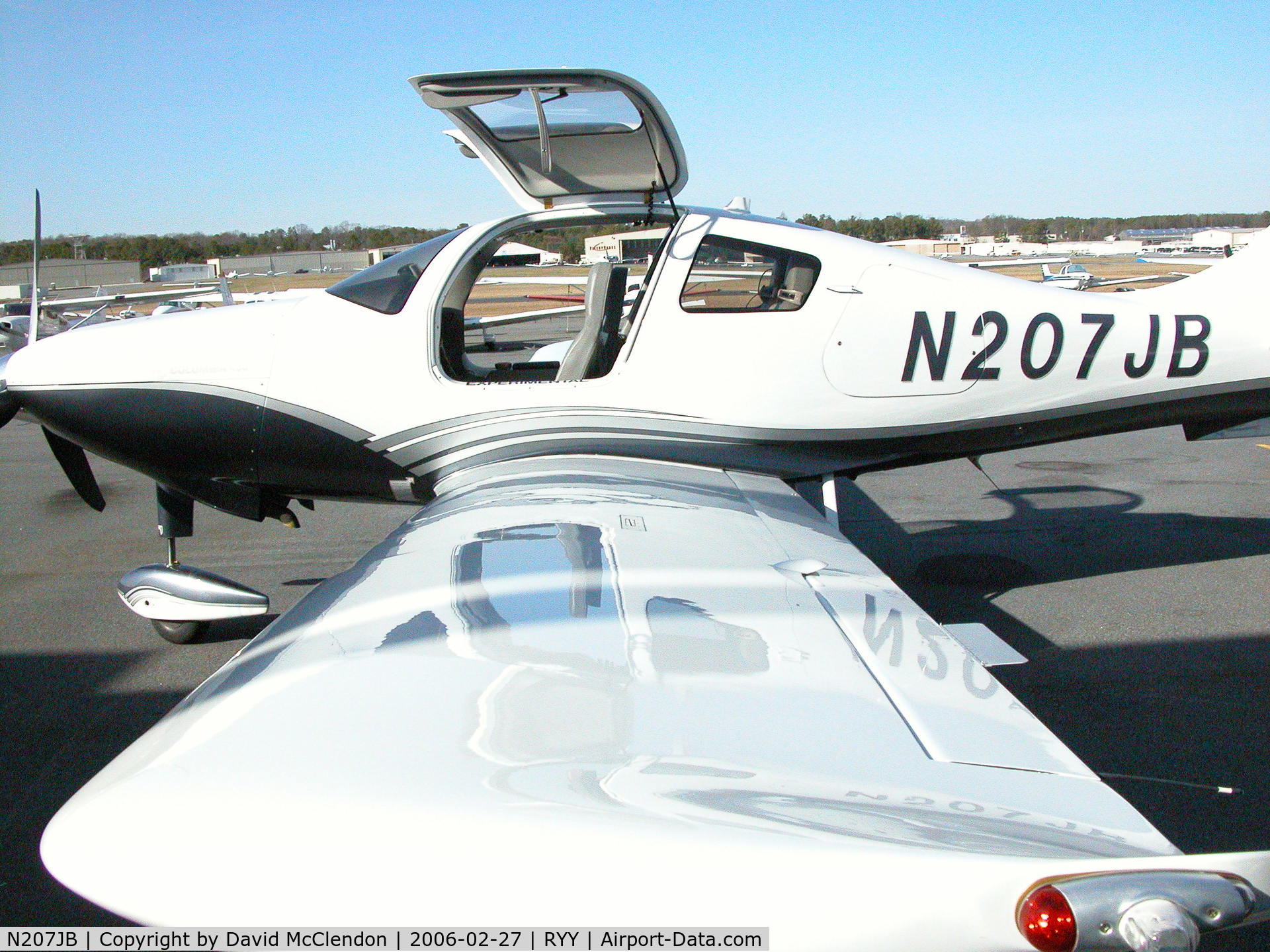 N207JB, Columbia Aircraft Mfg LC41-550FG C/N 41564, I demo'd this beauty at RYY, WOW!
