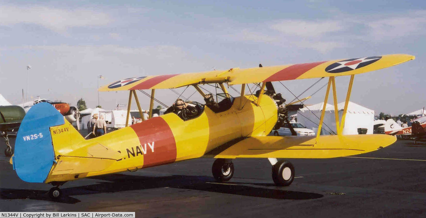 N1344V, 1943 Boeing E75 C/N 75-8806, Painted as Navy N2S-5.