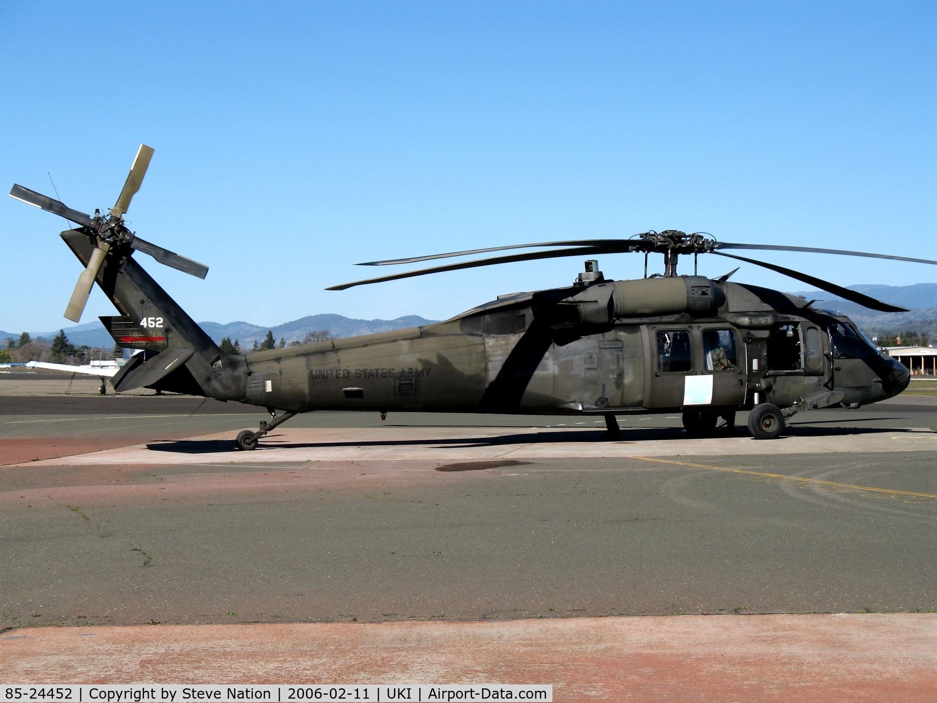 85-24452, 1985 Sikorsky UH-60A Black Hawk C/N 70934, CA ARNG 126th MedCo Sikorsky UH-60A 85-24452 at Ukiah, CA