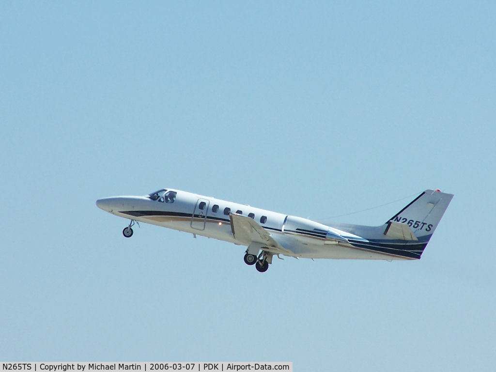 N265TS, 2000 Cessna 550 C/N 550-0942, Departing PDK - Starting to rotate gear.