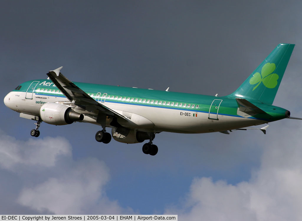 EI-DEC, 2004 Airbus A320-214 C/N 2217, just airborne for a flight to Dublin