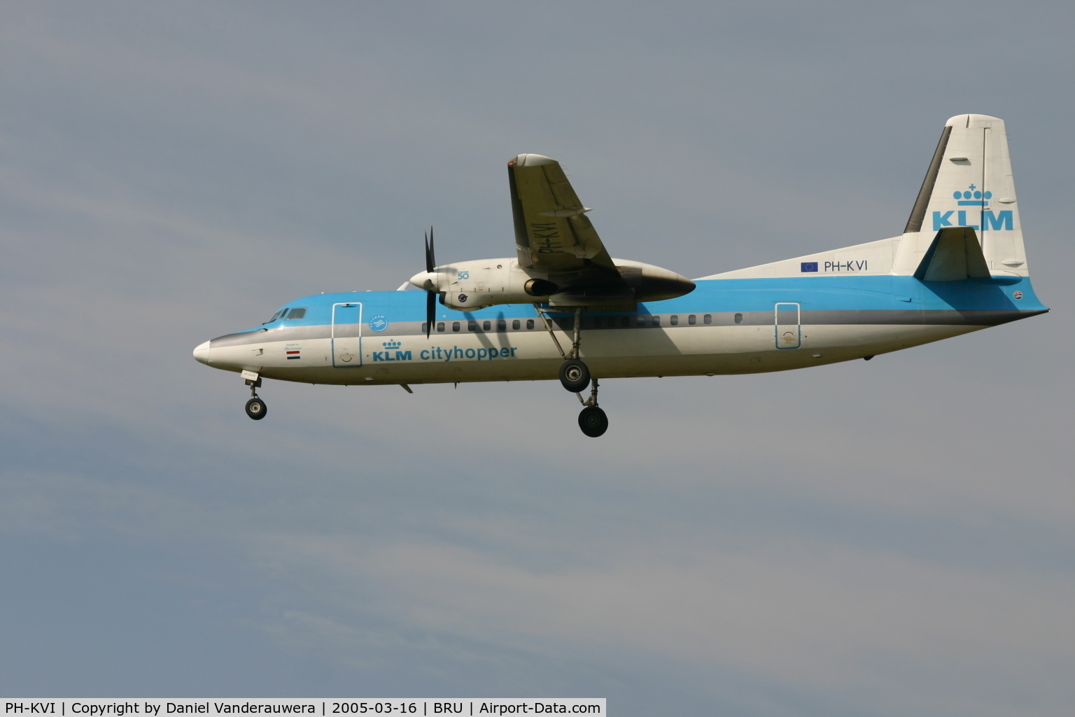 PH-KVI, 1991 Fokker 50 C/N 20218, short to land on rnw 25L