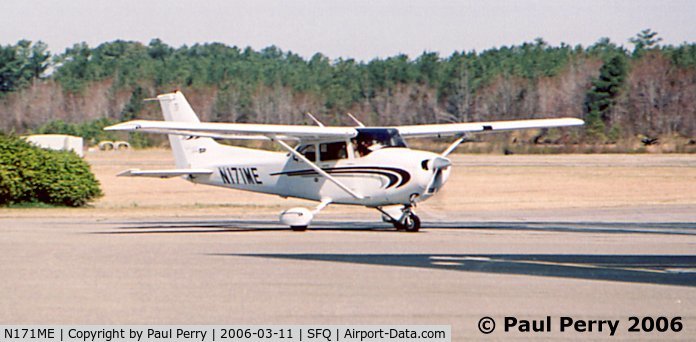 N171ME, 2000 Cessna 172S C/N 172S8460, Headed to her place in the roost