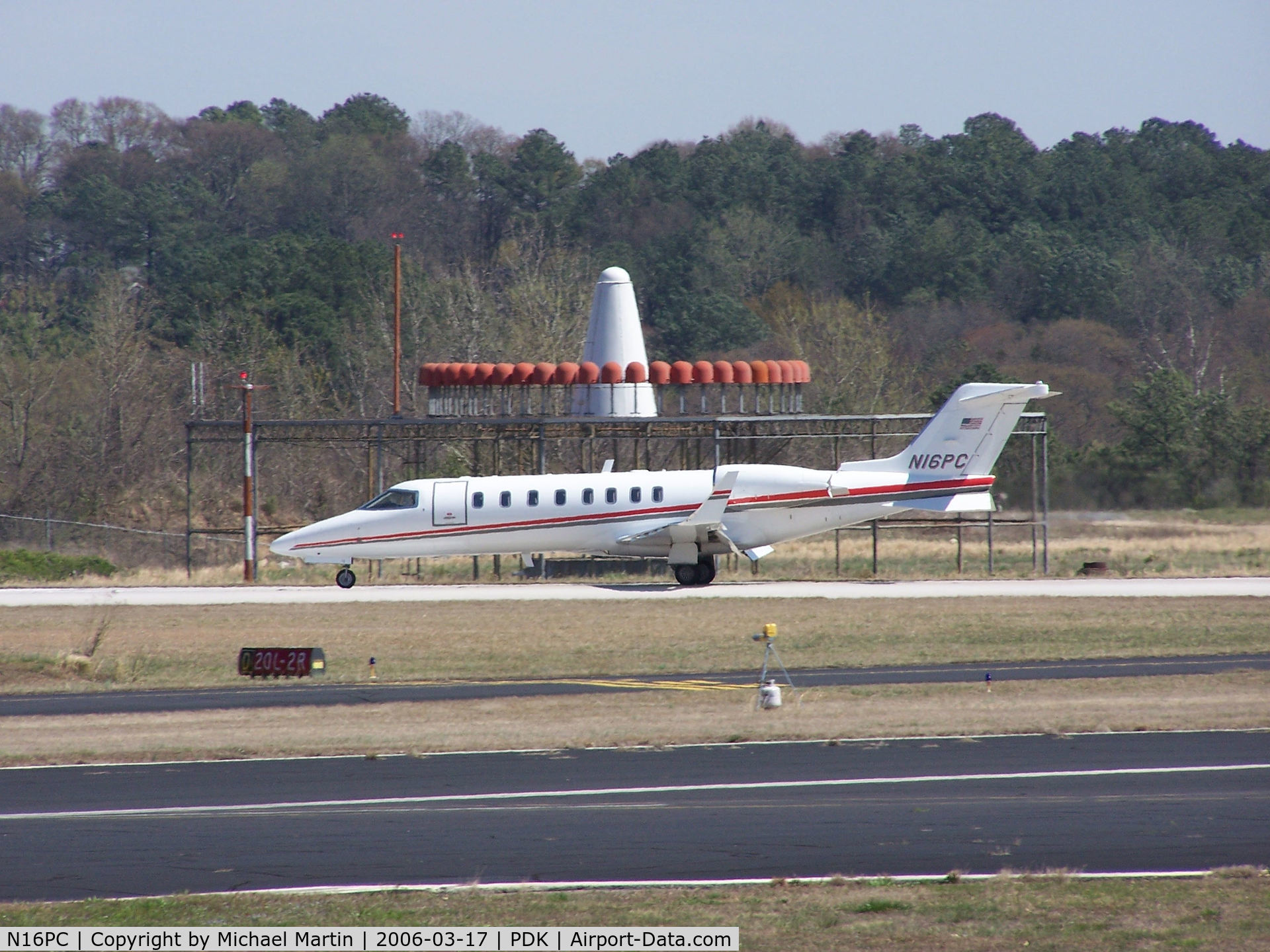 N16PC, 2006 Learjet 45 C/N 319, Landing PDK on 20L