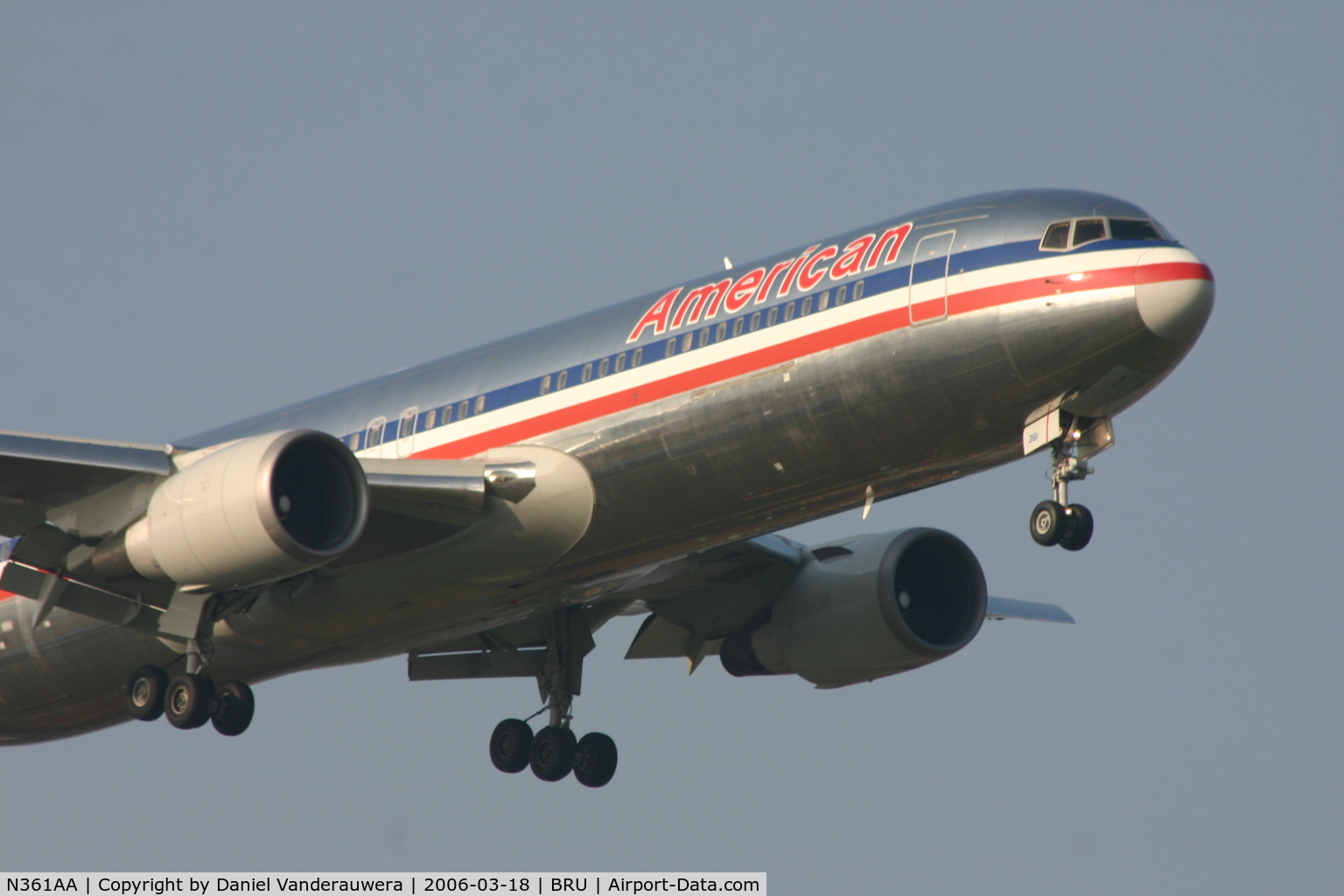 N361AA, 1988 Boeing 767-323 C/N 24042, arrival of flight AA088 from ORD
