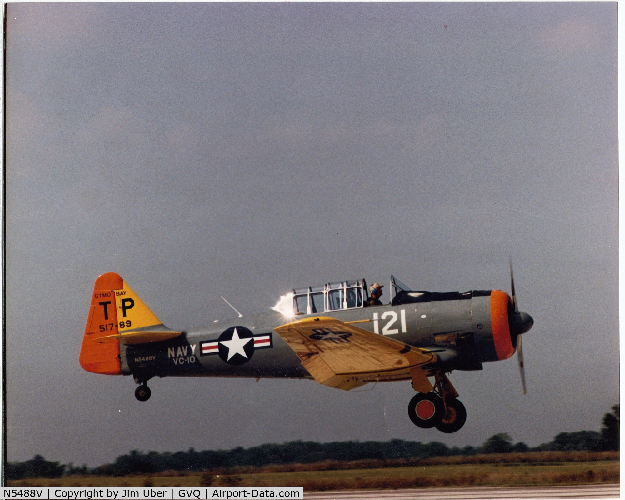 N5488V, North American SNJ-5 Texan C/N 51789, On final at '95 Batavia Airshow; Harold Schoultz at the controls