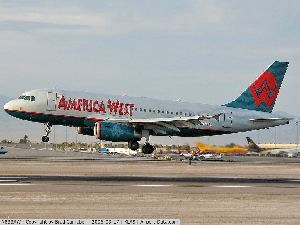 N833AW, 2002 Airbus A319-132 C/N 1844, America West Airlines / 2002 Airbus A319-132 / I can see the pilot pretty good!