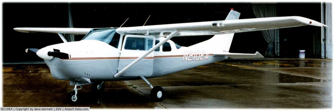 N210EA, 1962 Cessna 210B C/N 21057973, Best of Class 