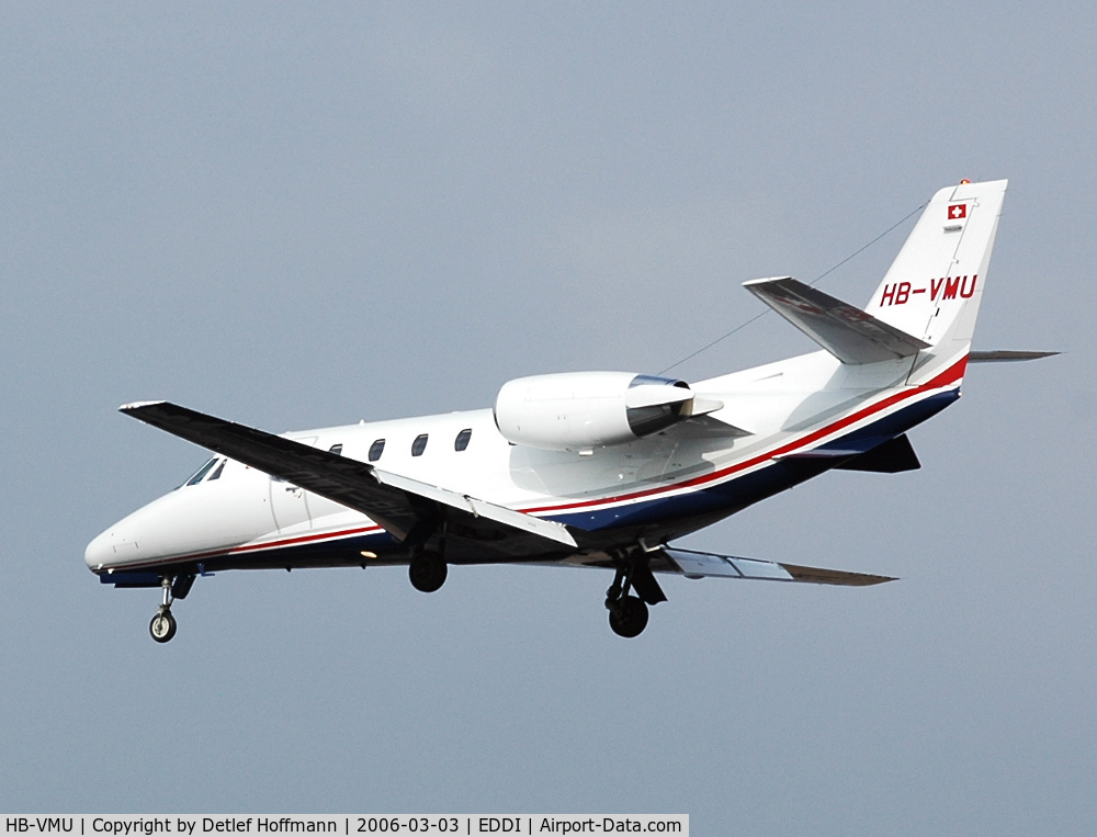 HB-VMU, 2000 Cessna 560XL Citation Excel C/N 560-5066, clear to land at THF
