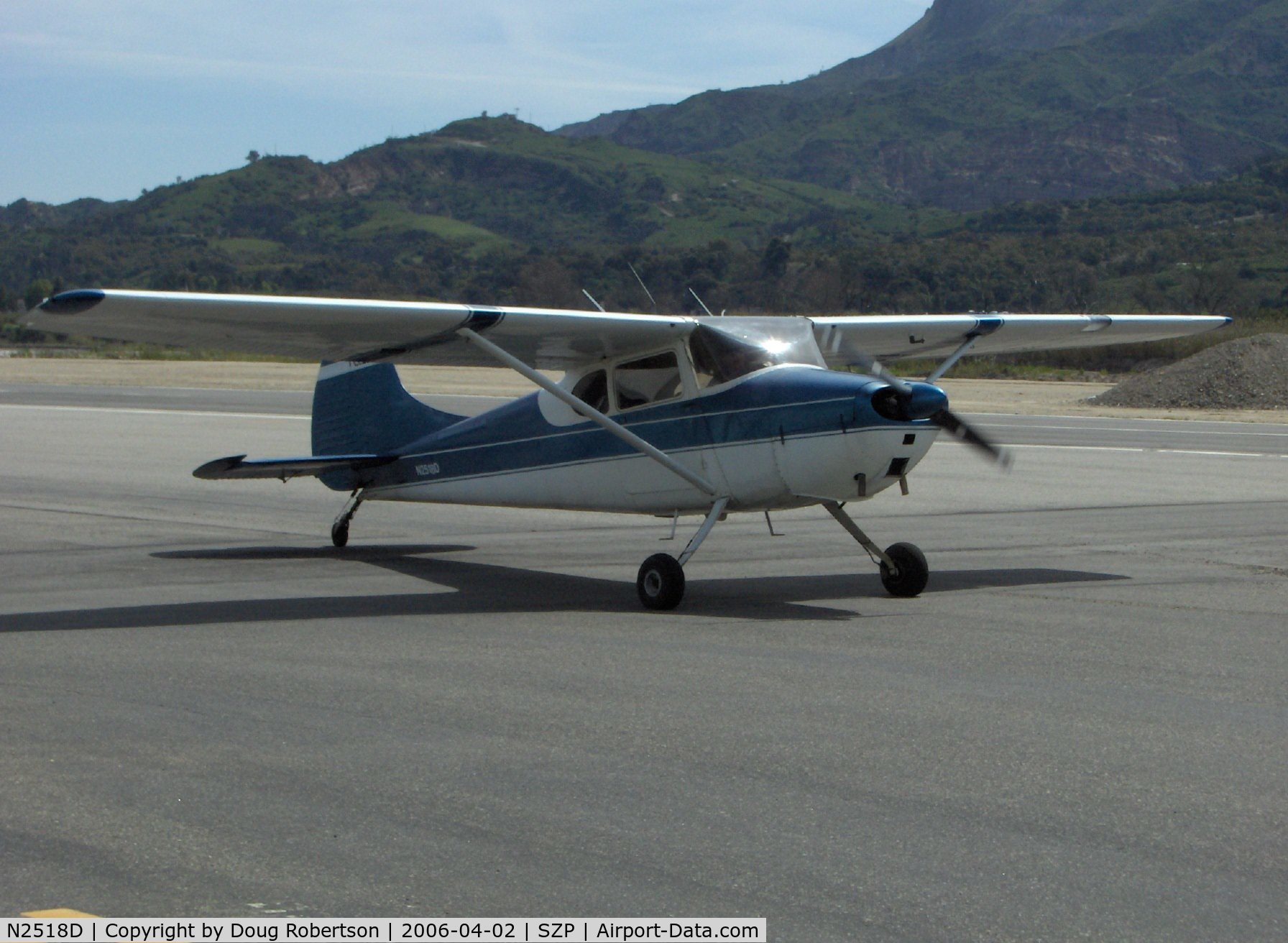 N2518D, 1952 Cessna 170B C/N 20670, 1952 Cessna 170B, Continental C145-2 145 Hp, extended tail wheel, taxi to Runway 04