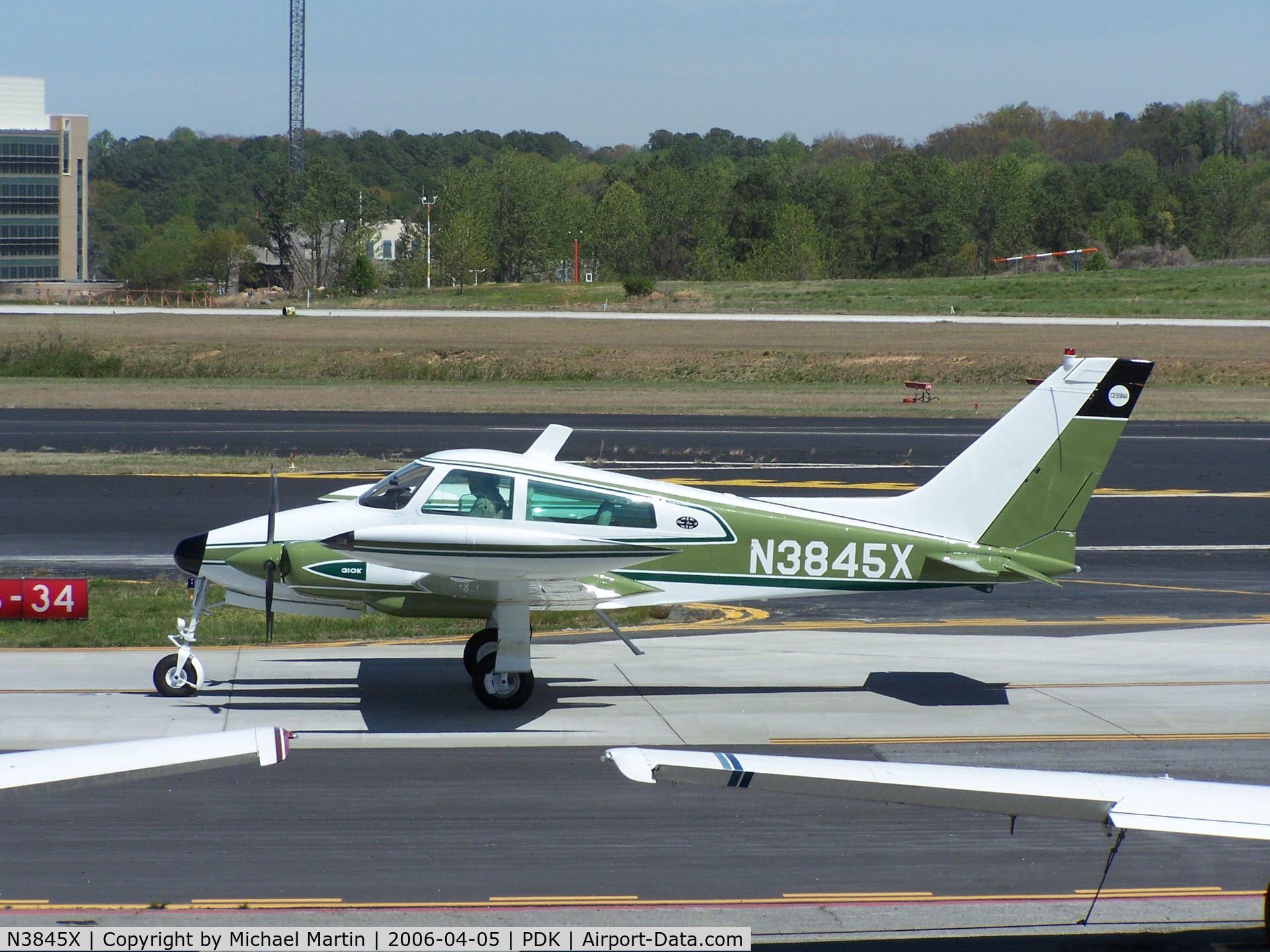N3845X, 1966 Cessna 310K C/N 310K0245, Taxing back from flight
