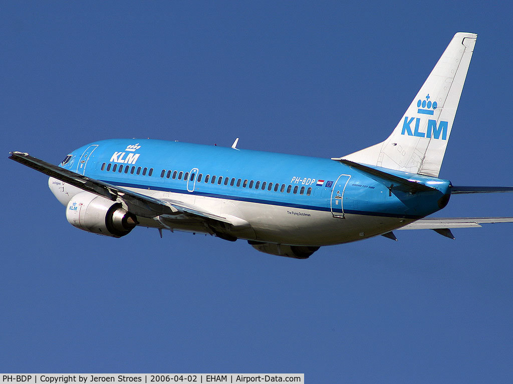 PH-BDP, 1989 Boeing 737-306 C/N 24404, all blue, find the aircraft