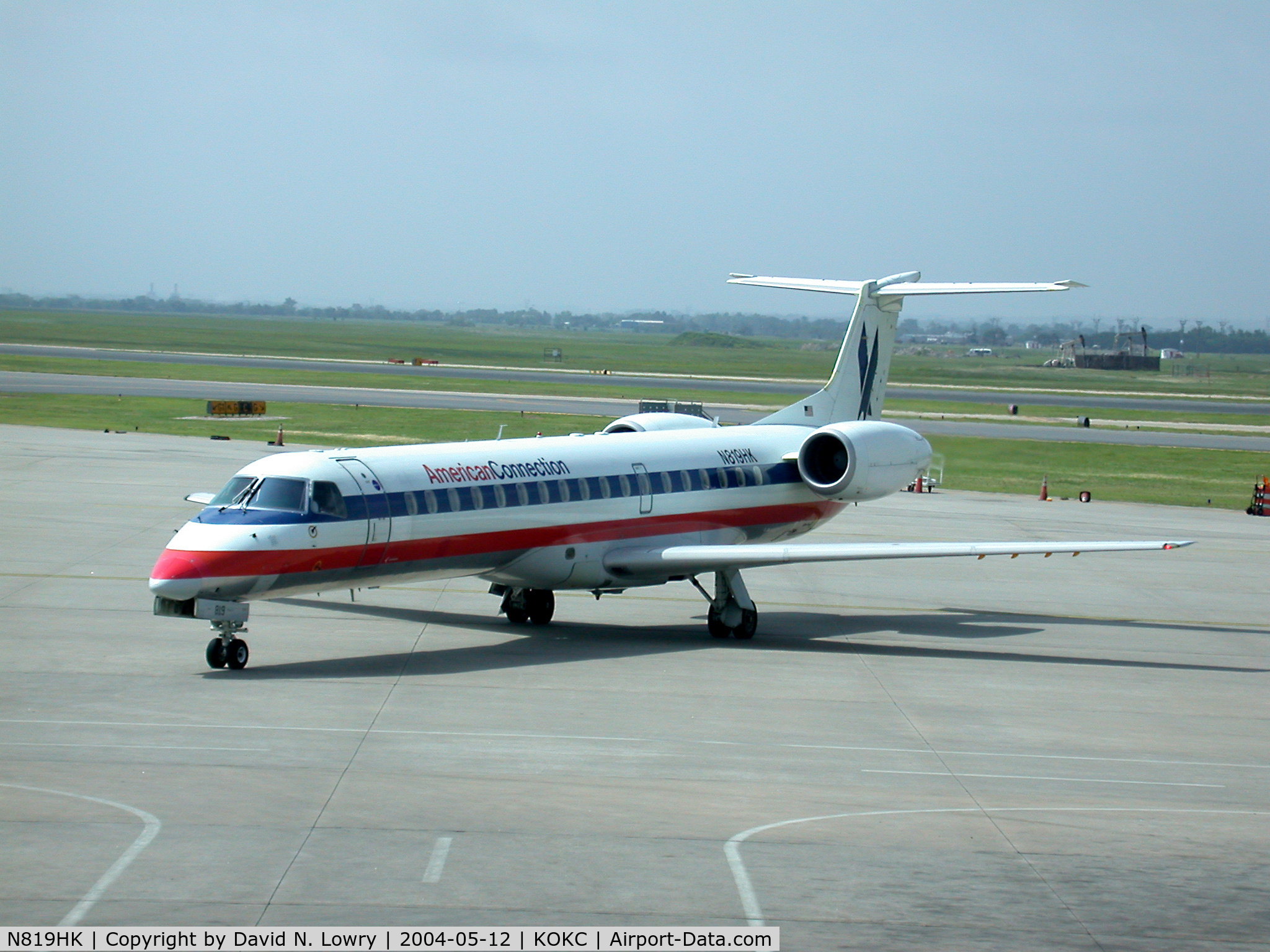 N819HK, 1998 Embraer ERJ-145LR (EMB-145LR) C/N 145062, N819HK KOKC.