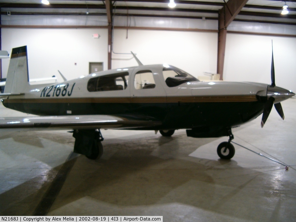 N2168J, 1999 Mooney M20M Bravo C/N 27-0265, Starboard side of N2168J in is hangar in Mt. Vernon, OH