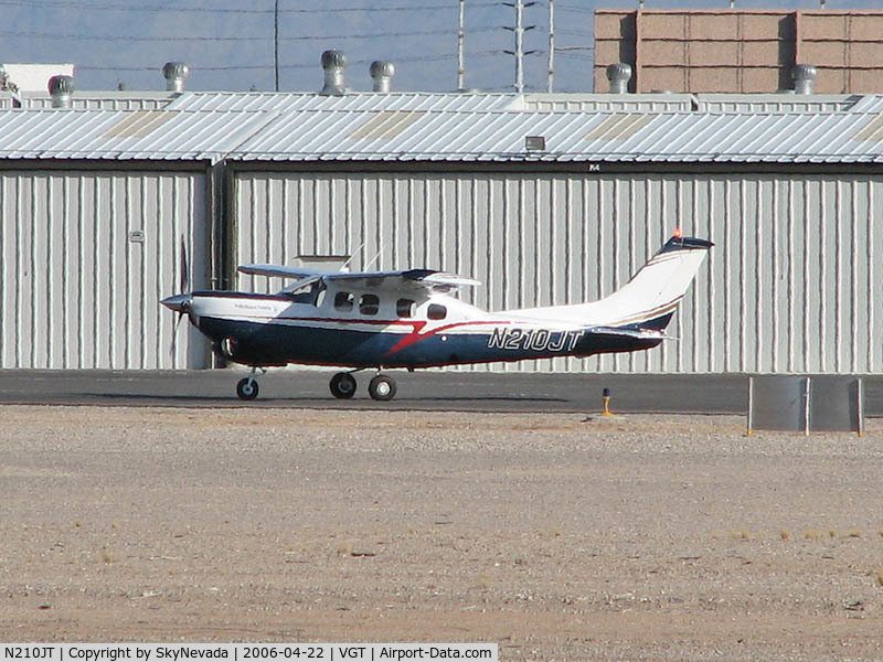 N210JT, Cessna P210N Pressurised Centurion C/N P21000589, Privately Owned /  Cessna P210N