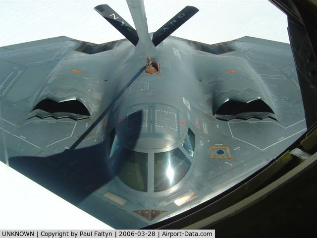 UNKNOWN, Northrop Grumman B-2A Spirit C/N unknown, B2B getting a drink from NYANG KC-135A
