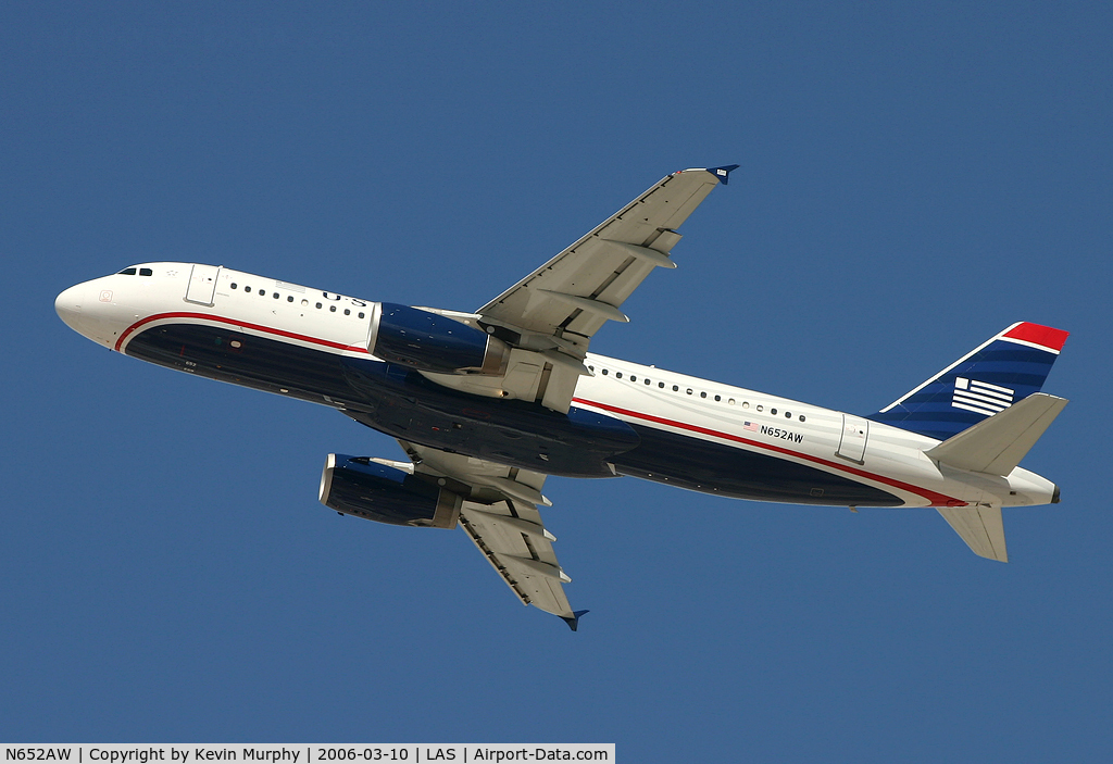 N652AW, 1999 Airbus A320-232 C/N 0953, New US Air livery looking very smart.