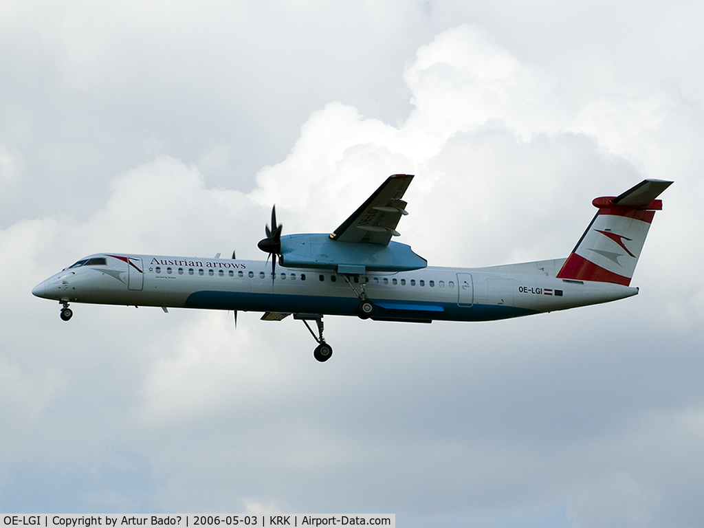 OE-LGI, 2004 De Havilland Canada DHC-8-402Q Dash 8 C/N 4100, Austrian Arrows - landing on rwy 25