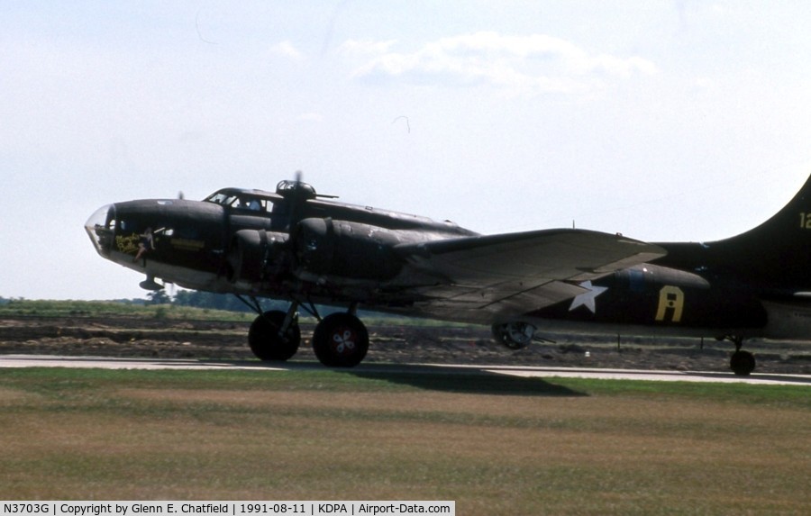 N3703G, 1945 Boeing B-17G Flying Fortress C/N 44-83546-A, On the take-off roll