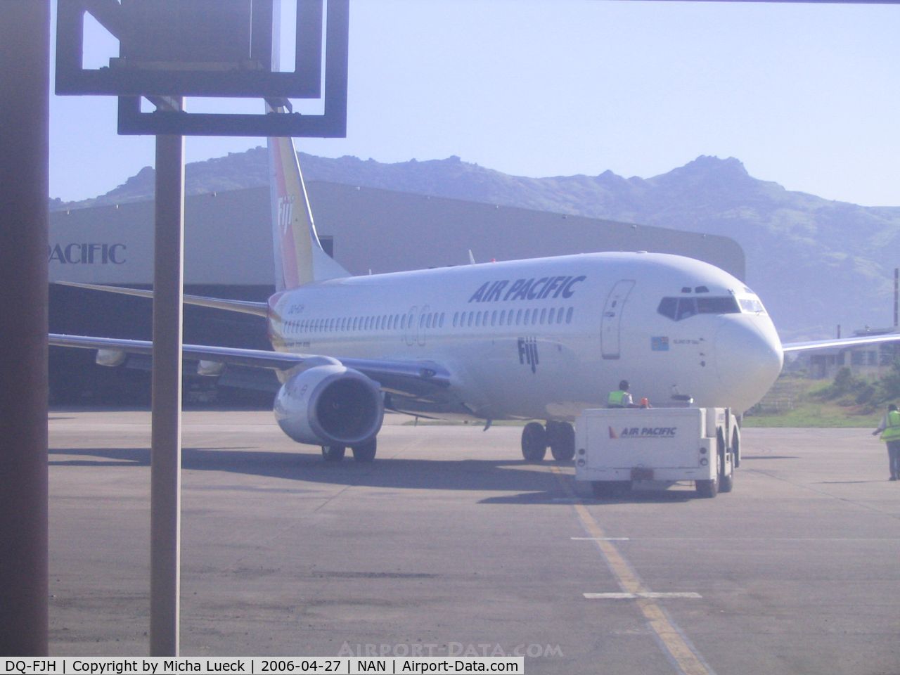 DQ-FJH, 1999 Boeing 737-8X2 C/N 29969, Push-back in Nadi