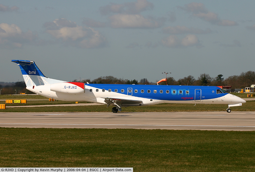 G-RJXD, 2000 Embraer EMB-145EP (ERJ-145EP) C/N 145207, Just landed on 06R.