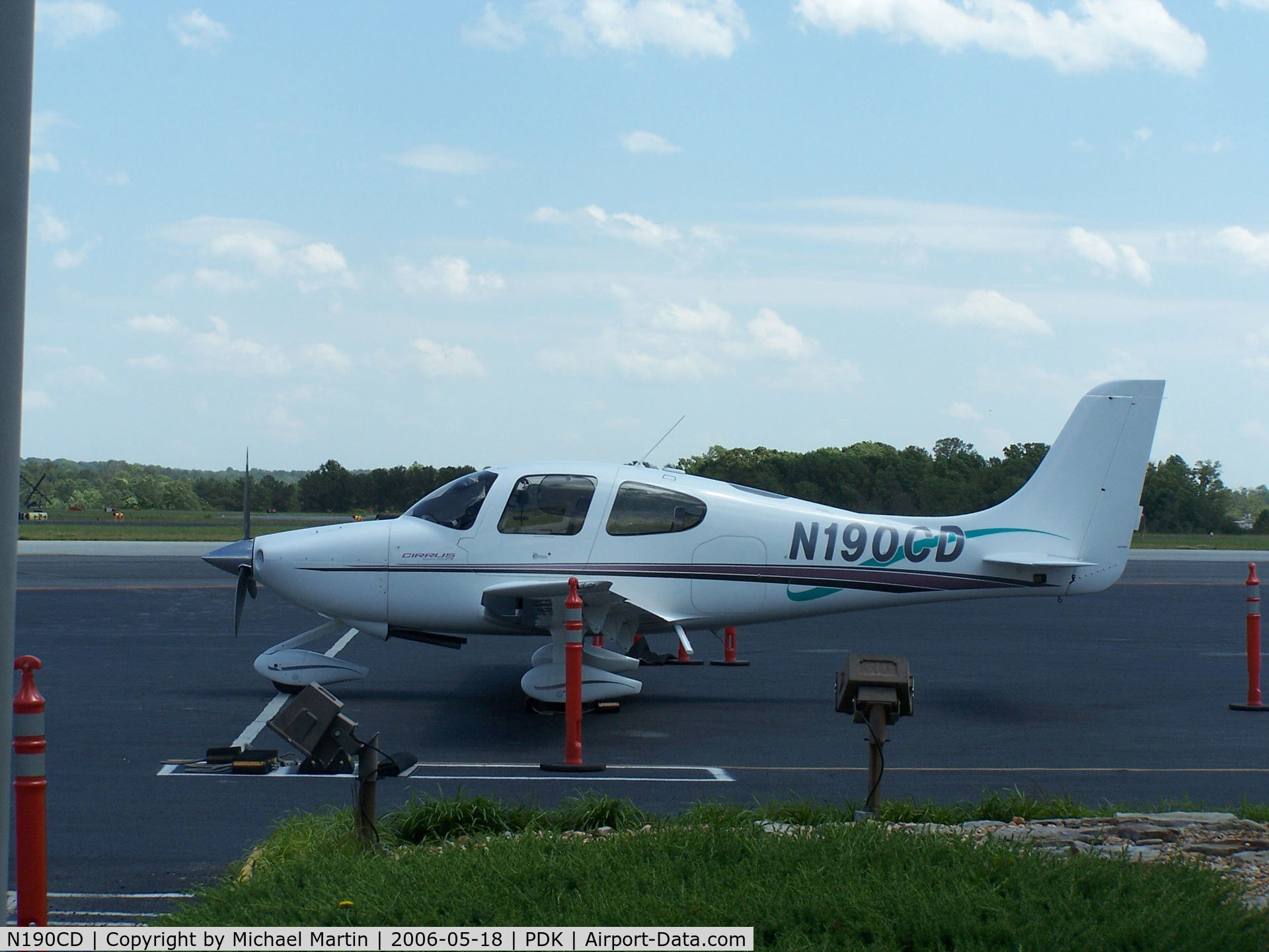 N190CD, 2000 Cirrus SR20 C/N 1099, Tied down @ Mercury Air Center