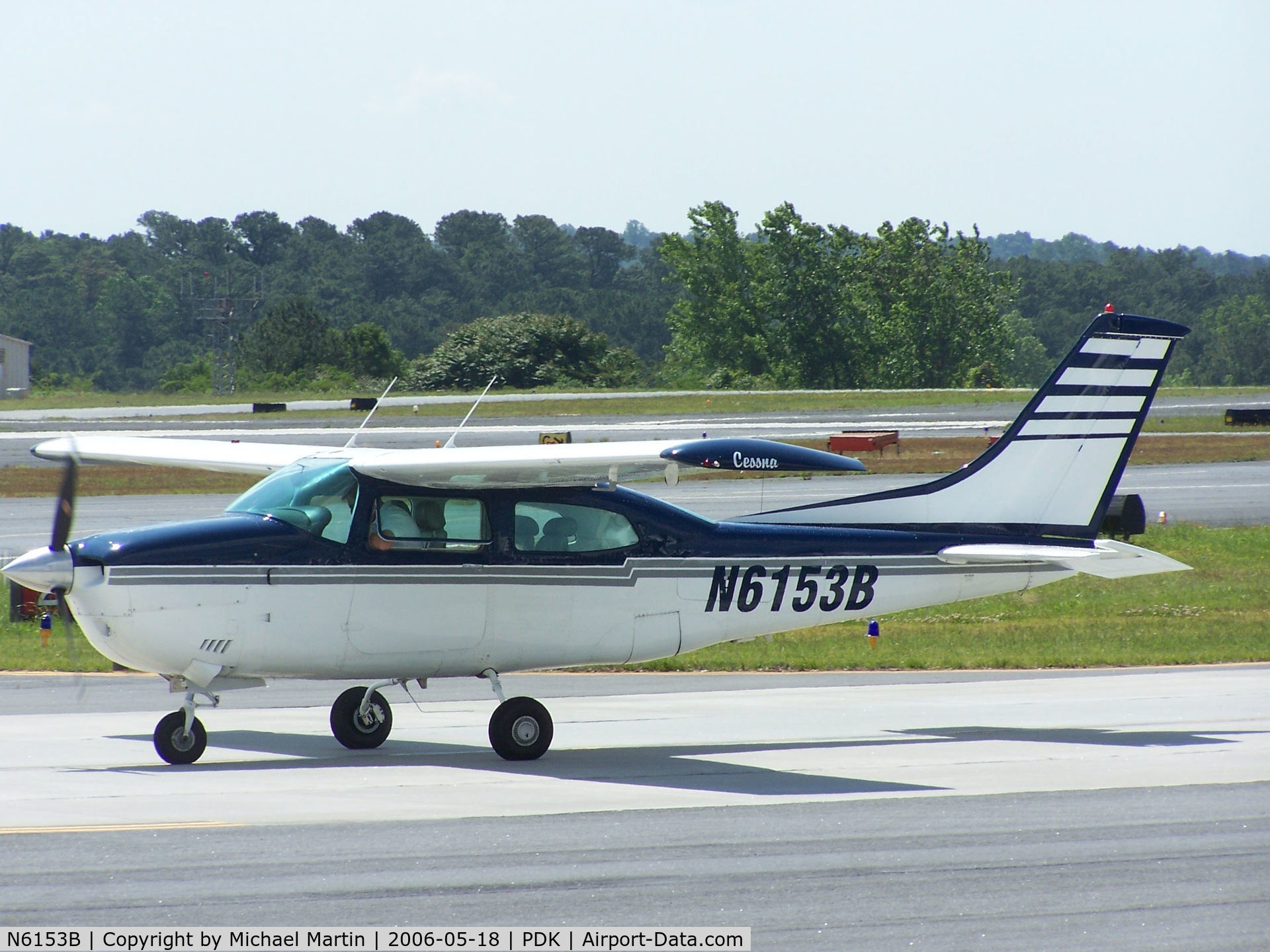 N6153B, 1978 Cessna T210M Turbo Centurion C/N 21062696, Taxing to Runway 20R