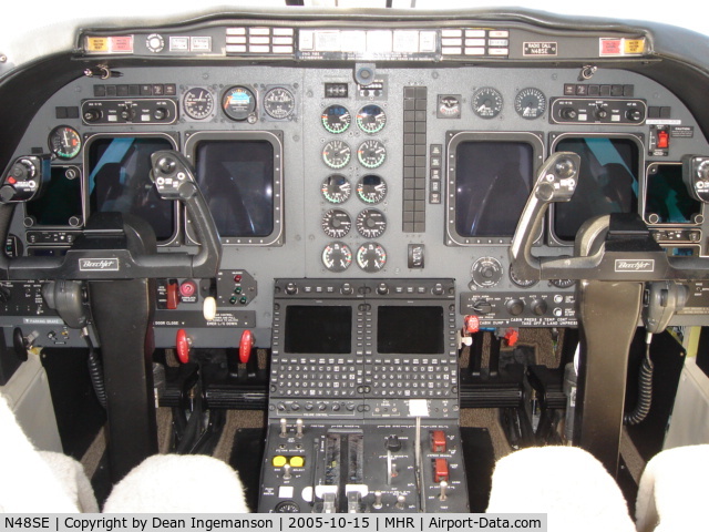 N48SE, 1992 Beech 400A Beechjet C/N RK-48, Beechjet 400A cockpit