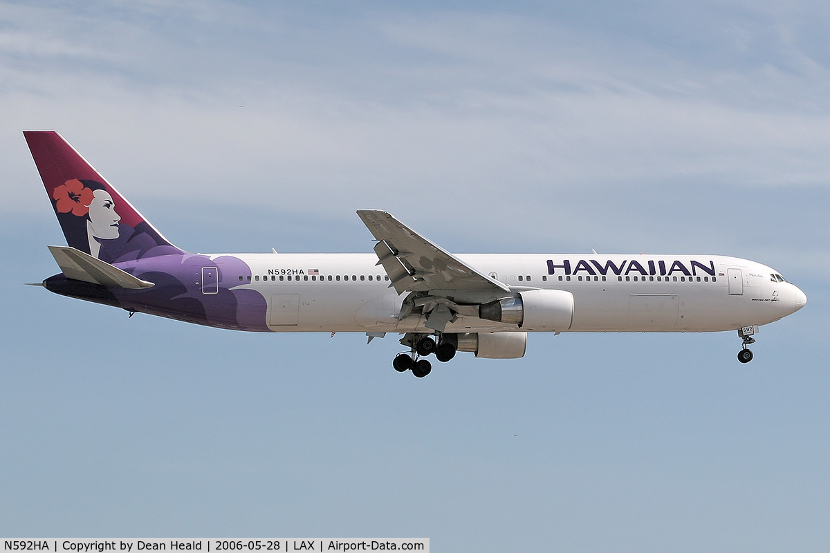 N592HA, 2002 Boeing 767-3CB C/N 33468, Hawaiian Airlines N592HA (FLT HAL10) from Honolulu Int'l (PHNL) on final approach to RWY 24L.
