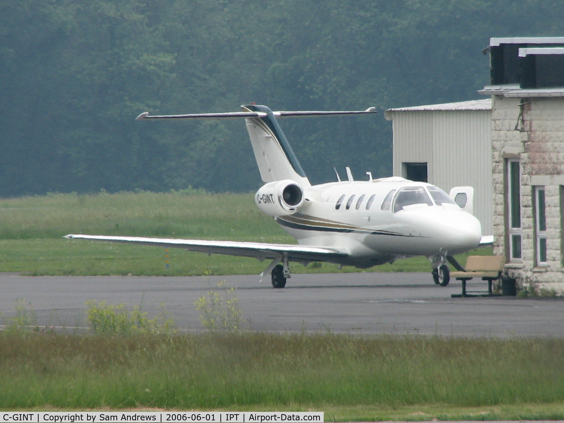 C-GINT, 1994 Cessna 525 CitationJet C/N 525-0062, Just arrived and getting ready to go