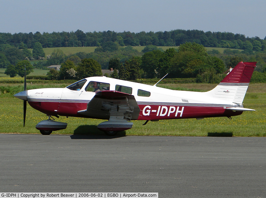 G-IDPH, 2003 Piper PA-28-181 Cherokee Archer III C/N 2843585, Piper PA 28-181 Archer III