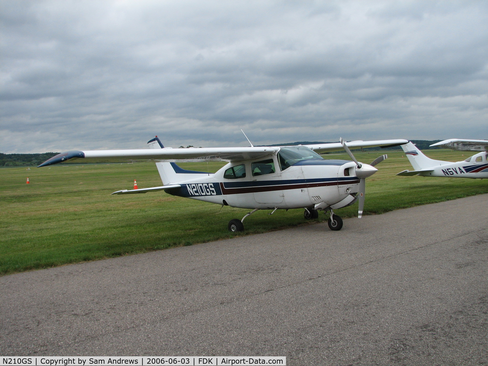 N210GS, 1976 Cessna 210L Centurion C/N 21061283, Out to the AOPA Fly-In from Columbus OH