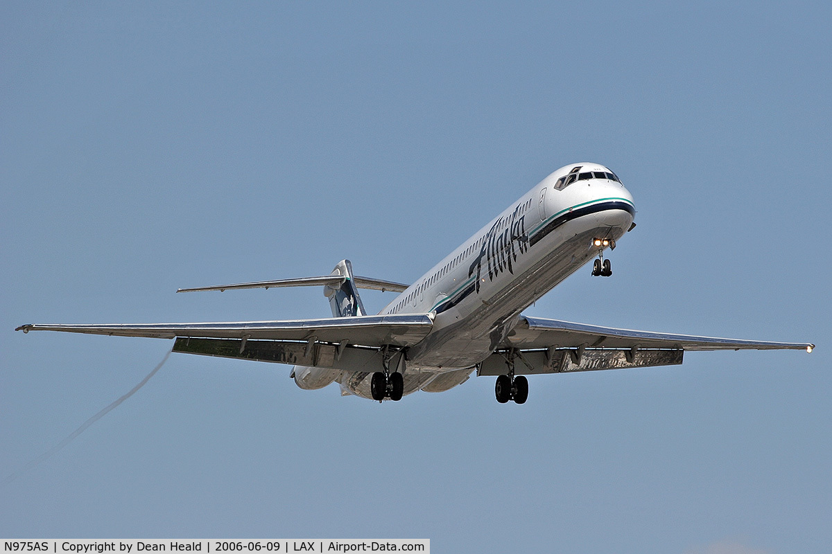 N975AS, 1994 McDonnell Douglas MD-83 (DC-9-83) C/N 53451, Alaska Airlines N975AS (FLT ASA526) from Seattle Tacoma Int'l (KSEA) on final approach to RWY 24R.