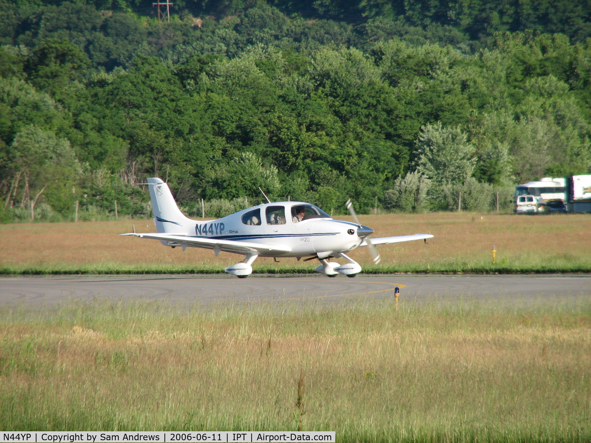 N44YP, Cirrus SR20 C/N 1169, Finally got a picture of this plane.