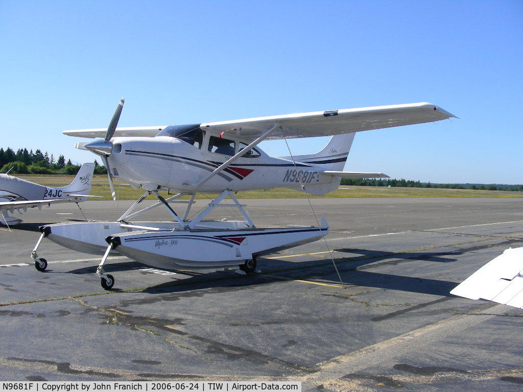 N9681F, 1998 Cessna 182S Skylane C/N 18280268, At Pavco