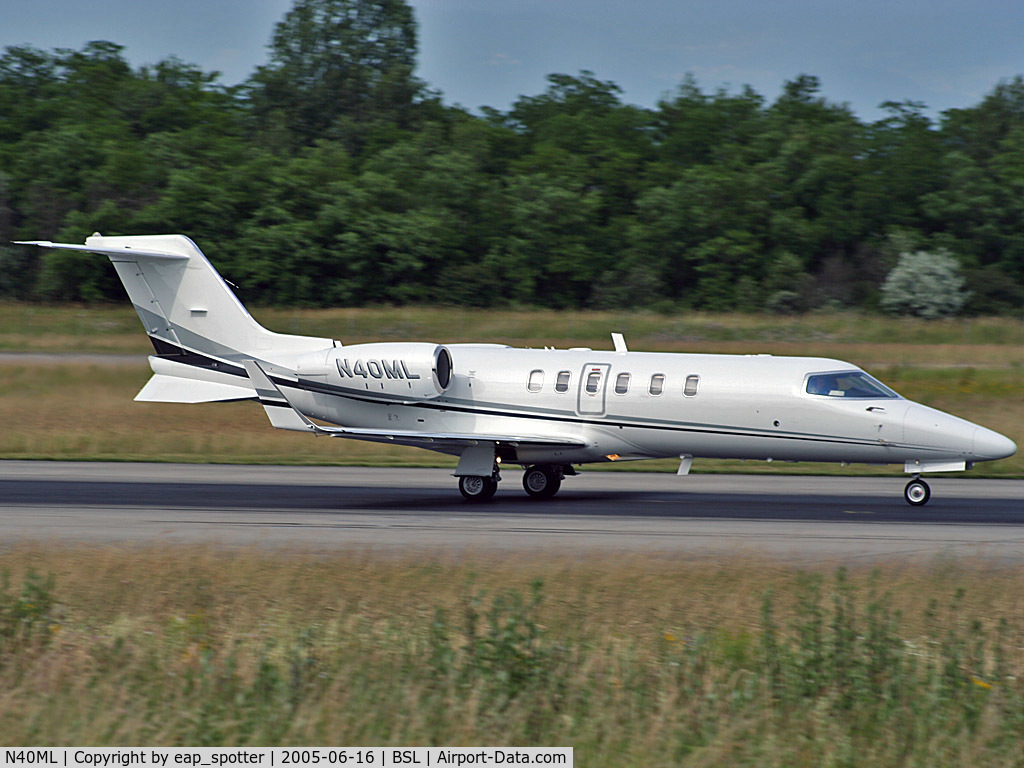 N40ML, 2005 Learjet 45 C/N 2024, Departing runway 16