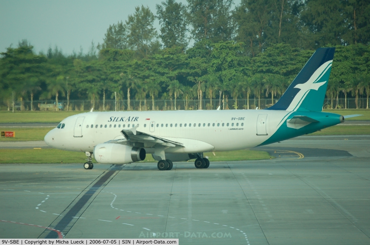 9V-SBE, 2005 Airbus A319-132 C/N 2568, Leaving Singapore