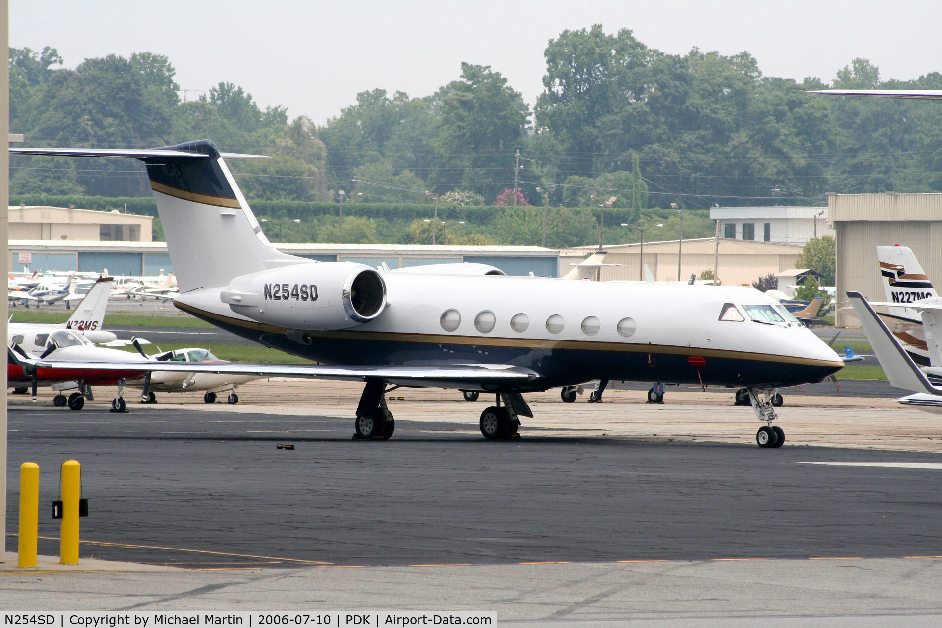 N254SD, 1999 Gulfstream Aerospace Gulfstream IVSP C/N 1387, Tied down @ Epps with other aircraft