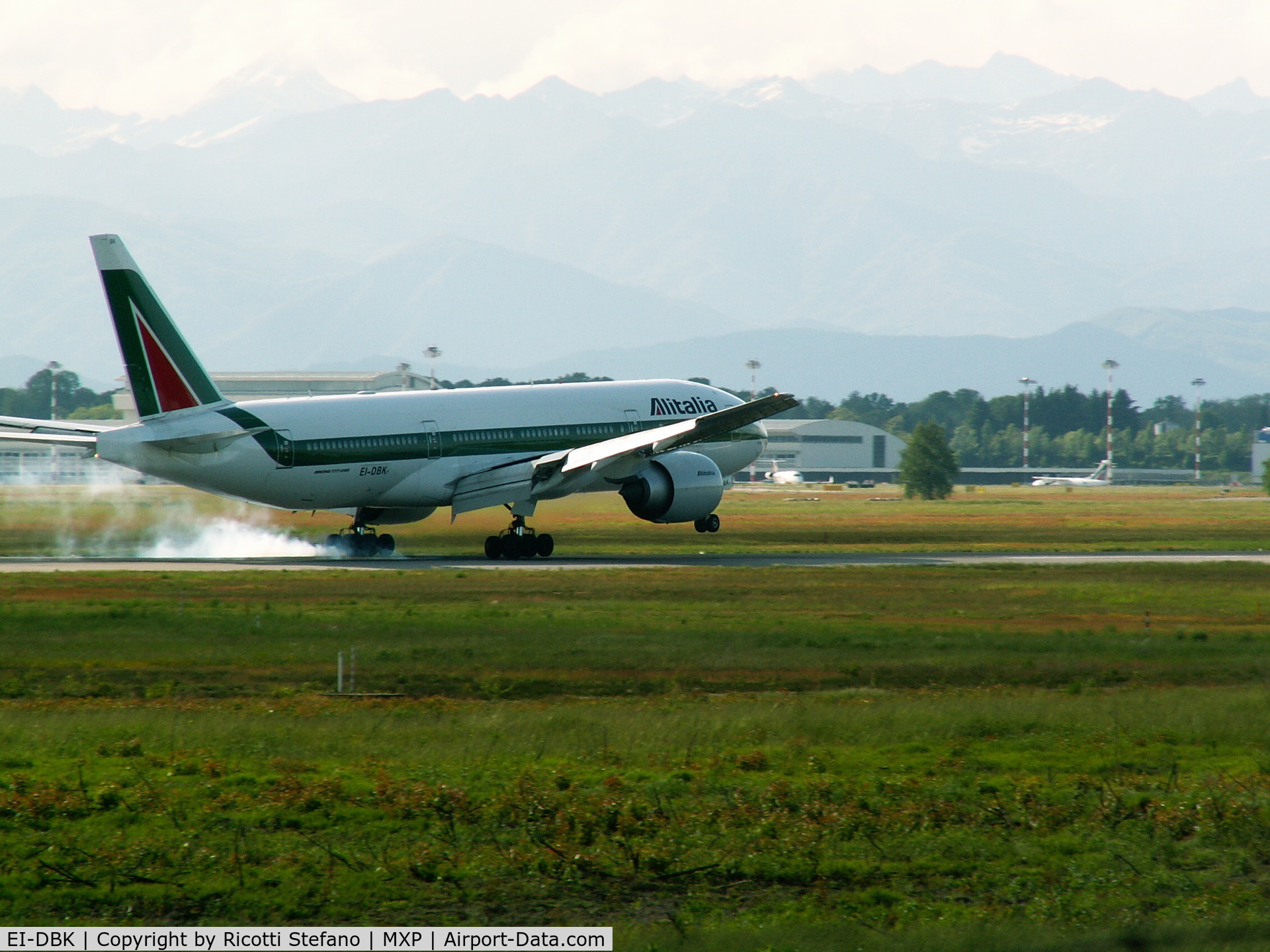 EI-DBK, 2003 Boeing 777-243/ER C/N 32783, Landing at Malpensa International Airport. Milan Italy