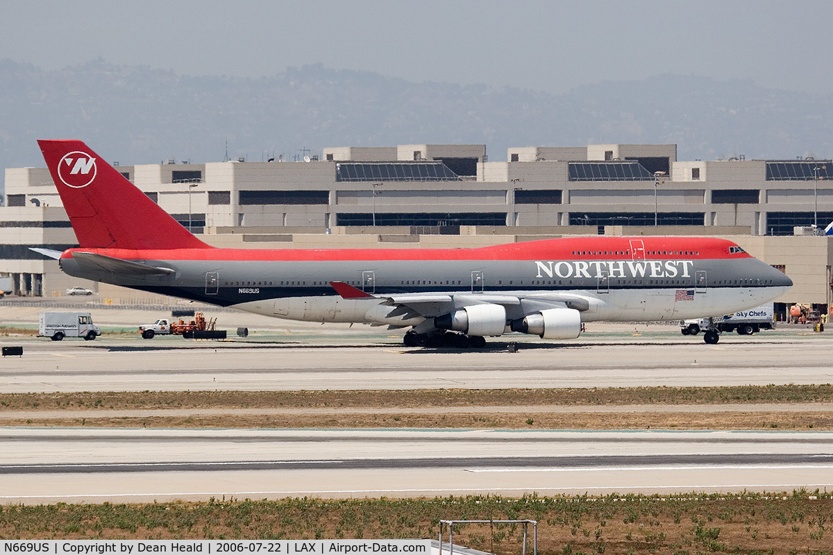 N669US, 1990 Boeing 747-451 C/N 24224, Northwest Airlines N669US (FLT NWA1) taxiing to RWY 25R for departure to Narita Int'l (RJAA).