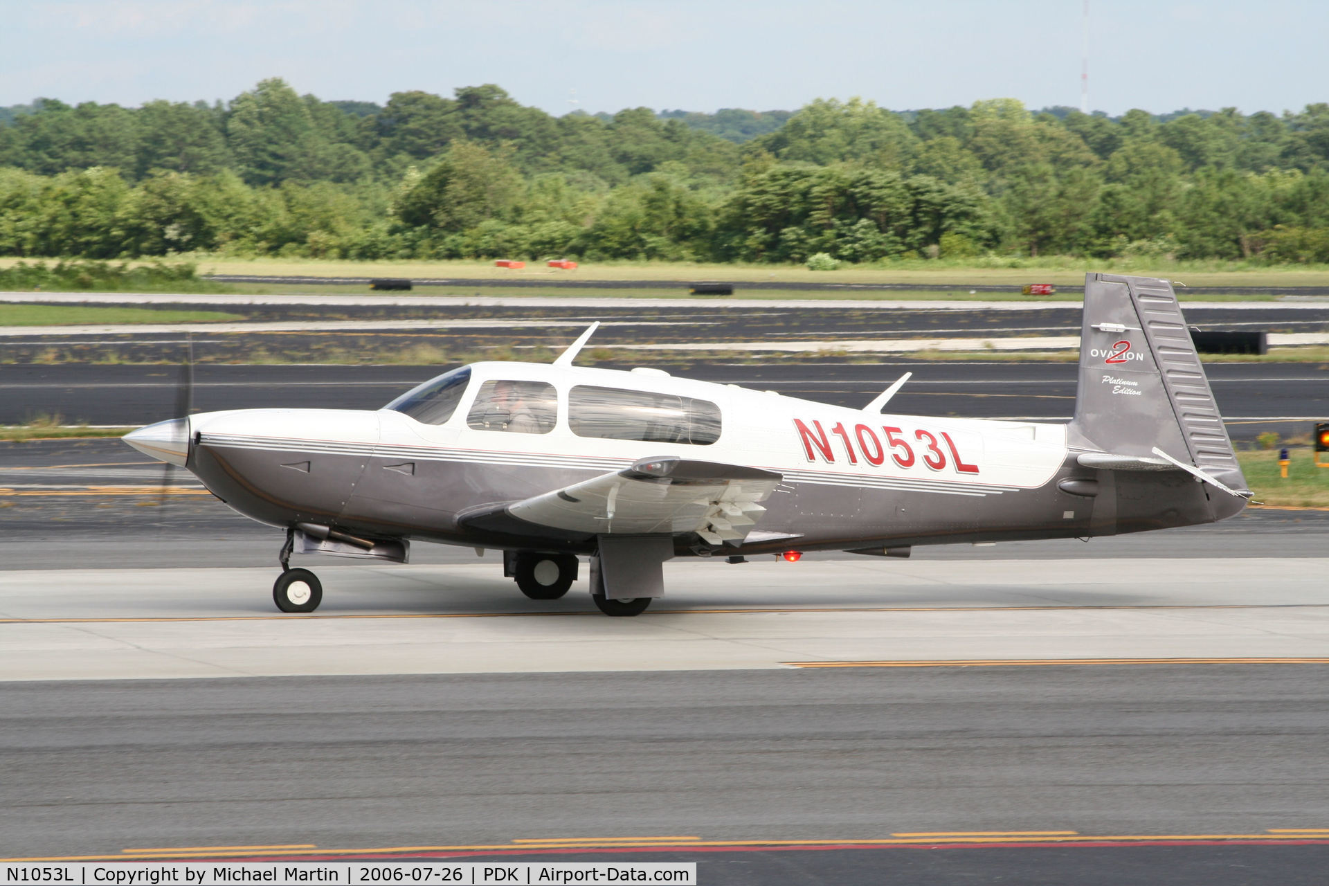N1053L, 2000 Mooney M20R Ovation C/N 29-0261, Taxing to Epps Air Service