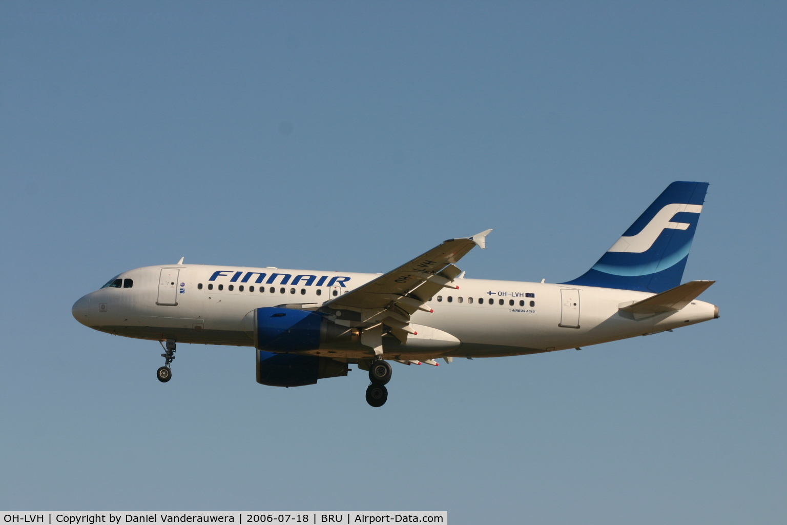 OH-LVH, 2000 Airbus A319-112 C/N 1184, arrival of flight AY811