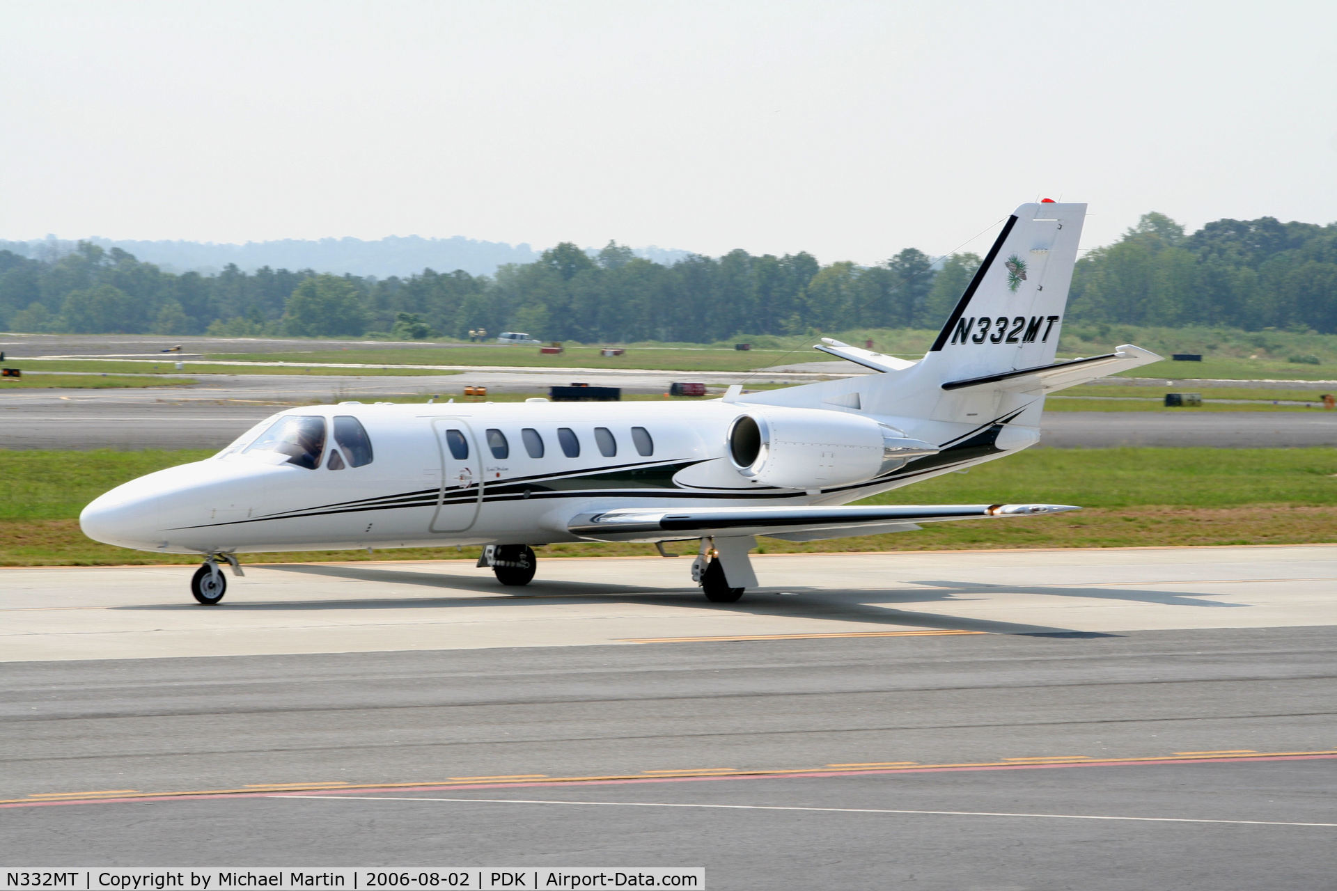 N332MT, 2005 Cessna 550 C/N 550-1105, Taxing to Epps Air Service