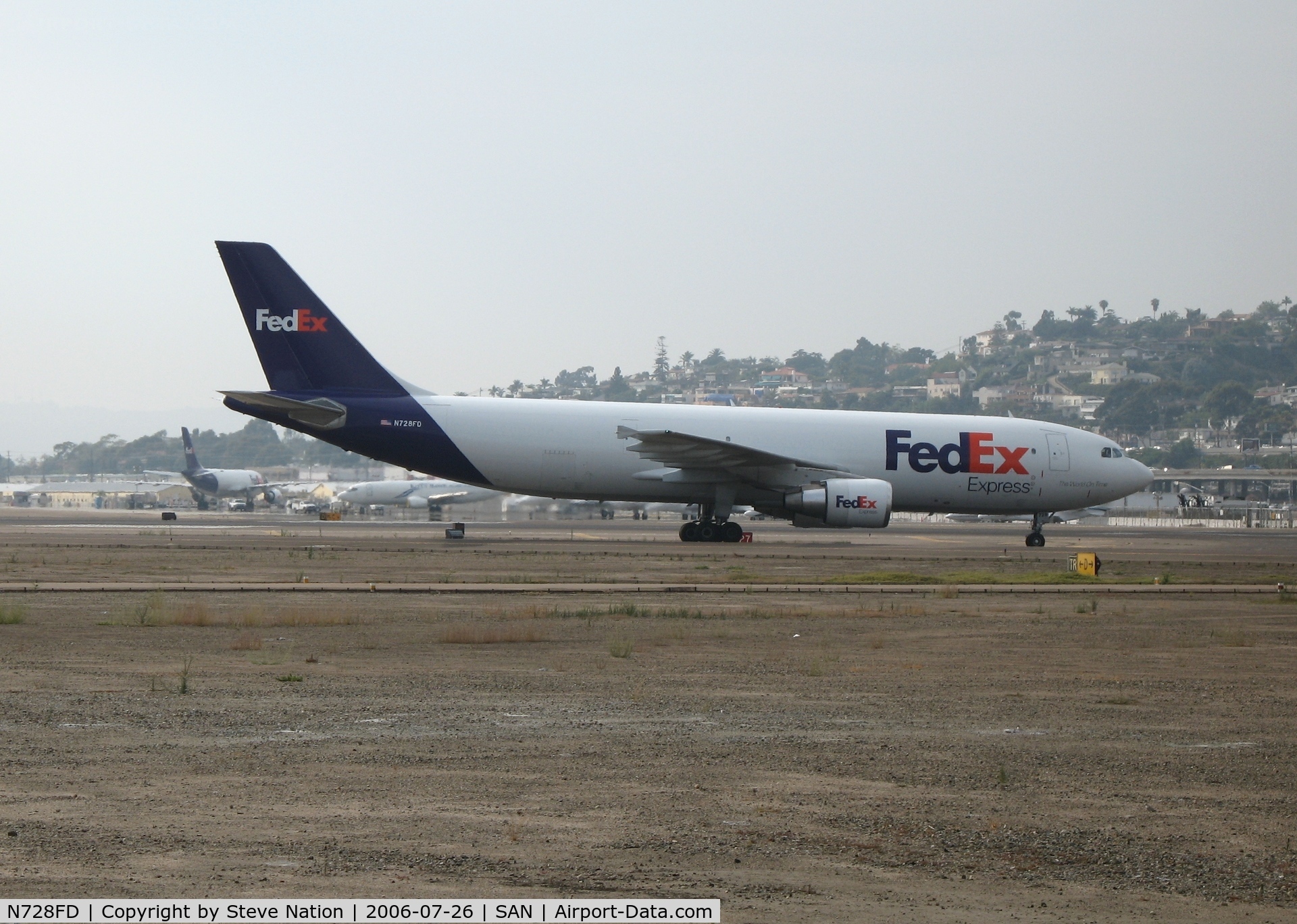 N728FD, 1990 Airbus A300B4-622R C/N 581, FedEx A300B-622R taxying under summer haze @ San Diego, CA